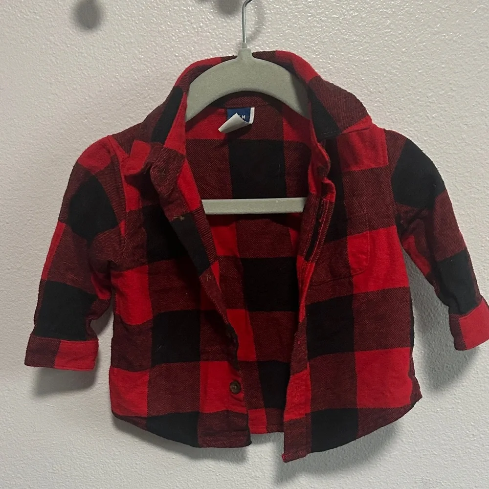 Old Navy Red & Black Plaid Button-Front Kids Shirt